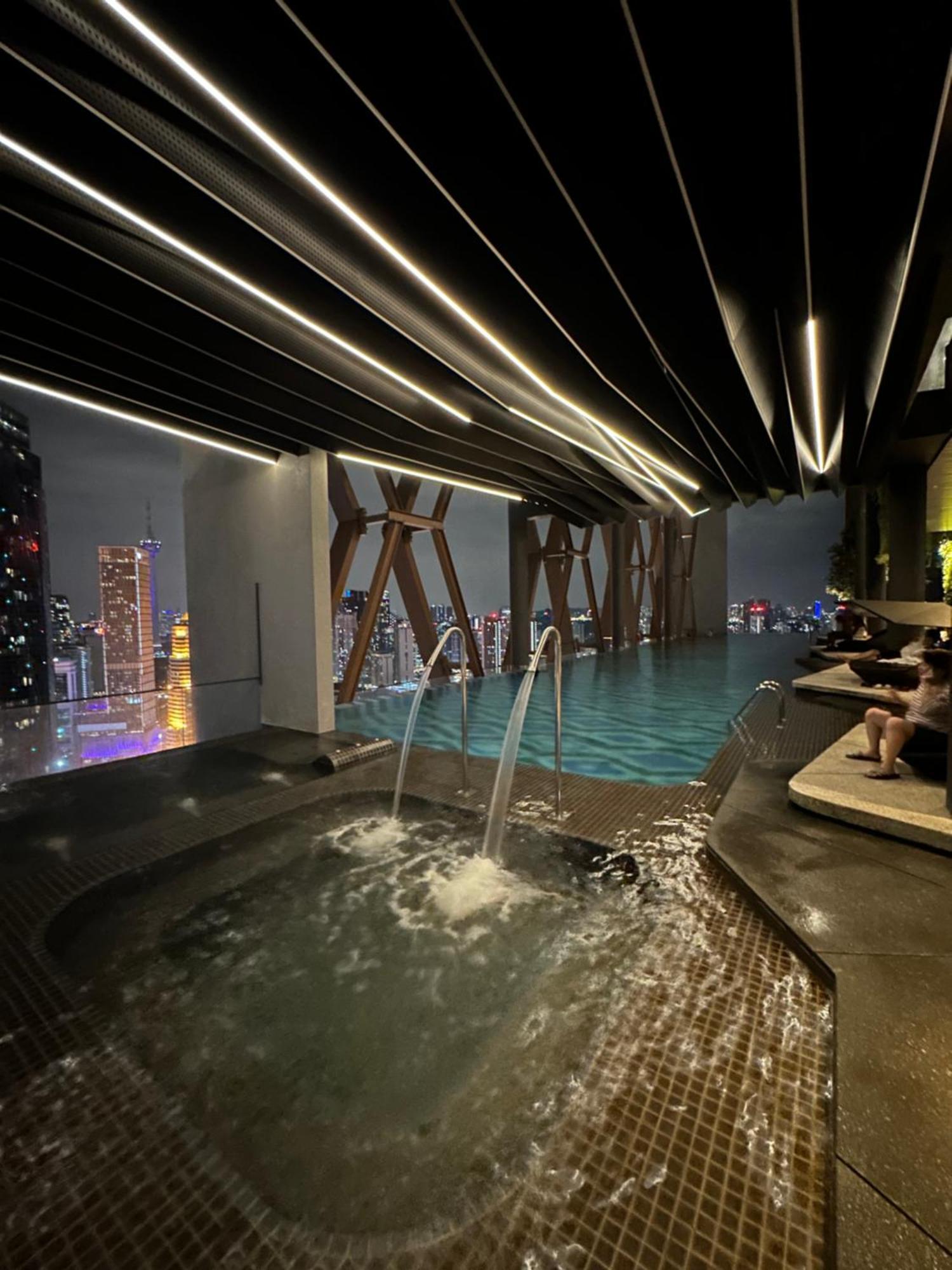 Skyline Homes By Scarletz Suites Klcc Куала Лумпур Екстериор снимка