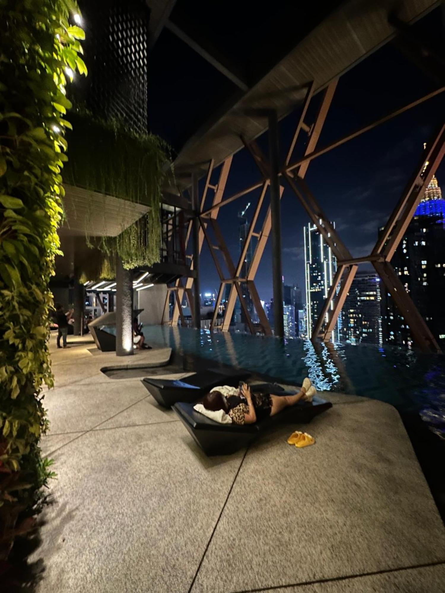 Skyline Homes By Scarletz Suites Klcc Куала Лумпур Екстериор снимка