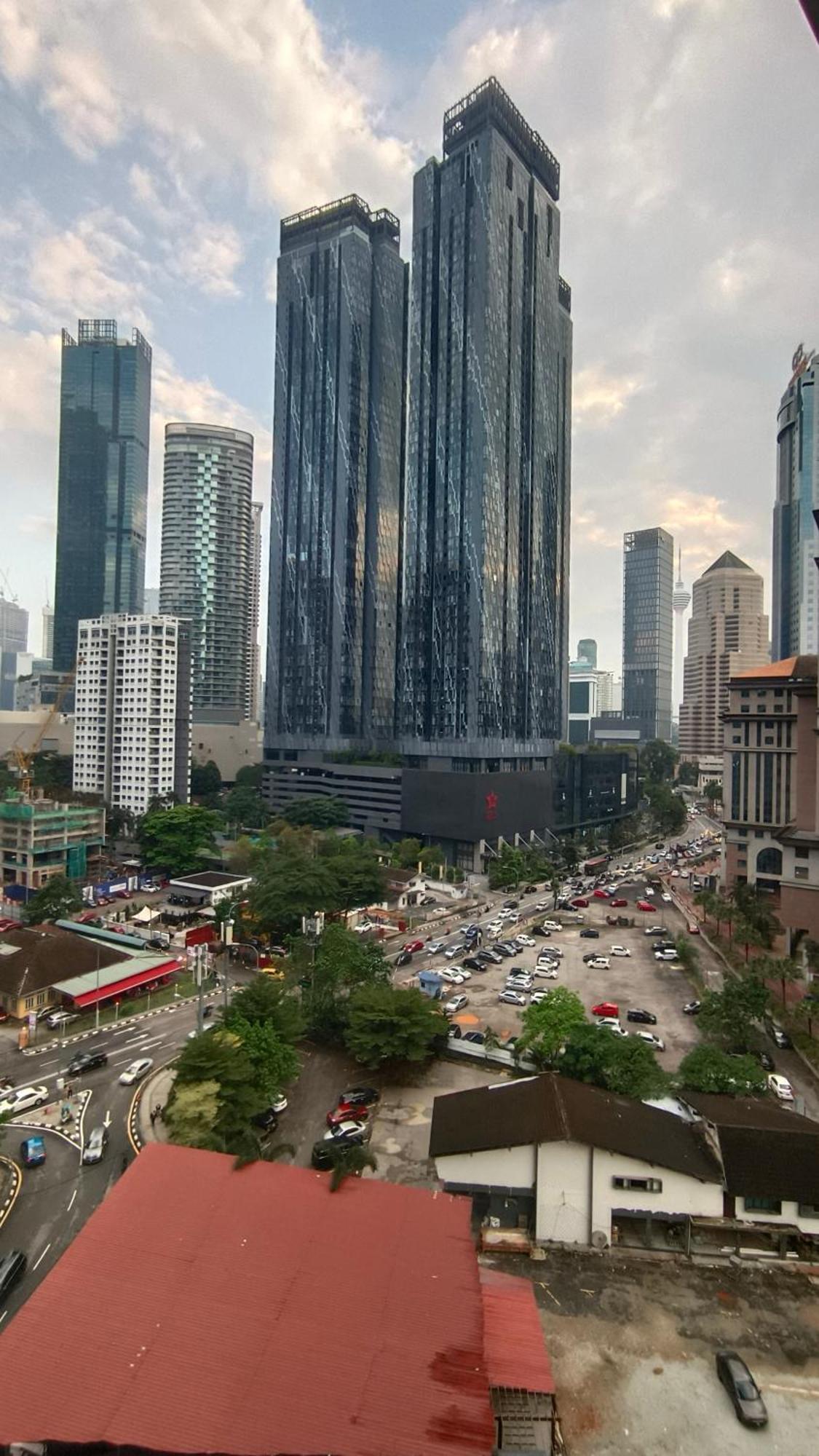 Skyline Homes By Scarletz Suites Klcc Куала Лумпур Екстериор снимка