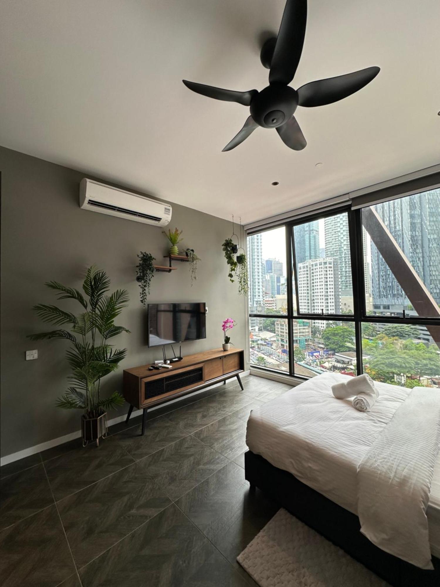 Skyline Homes By Scarletz Suites Klcc Куала Лумпур Екстериор снимка