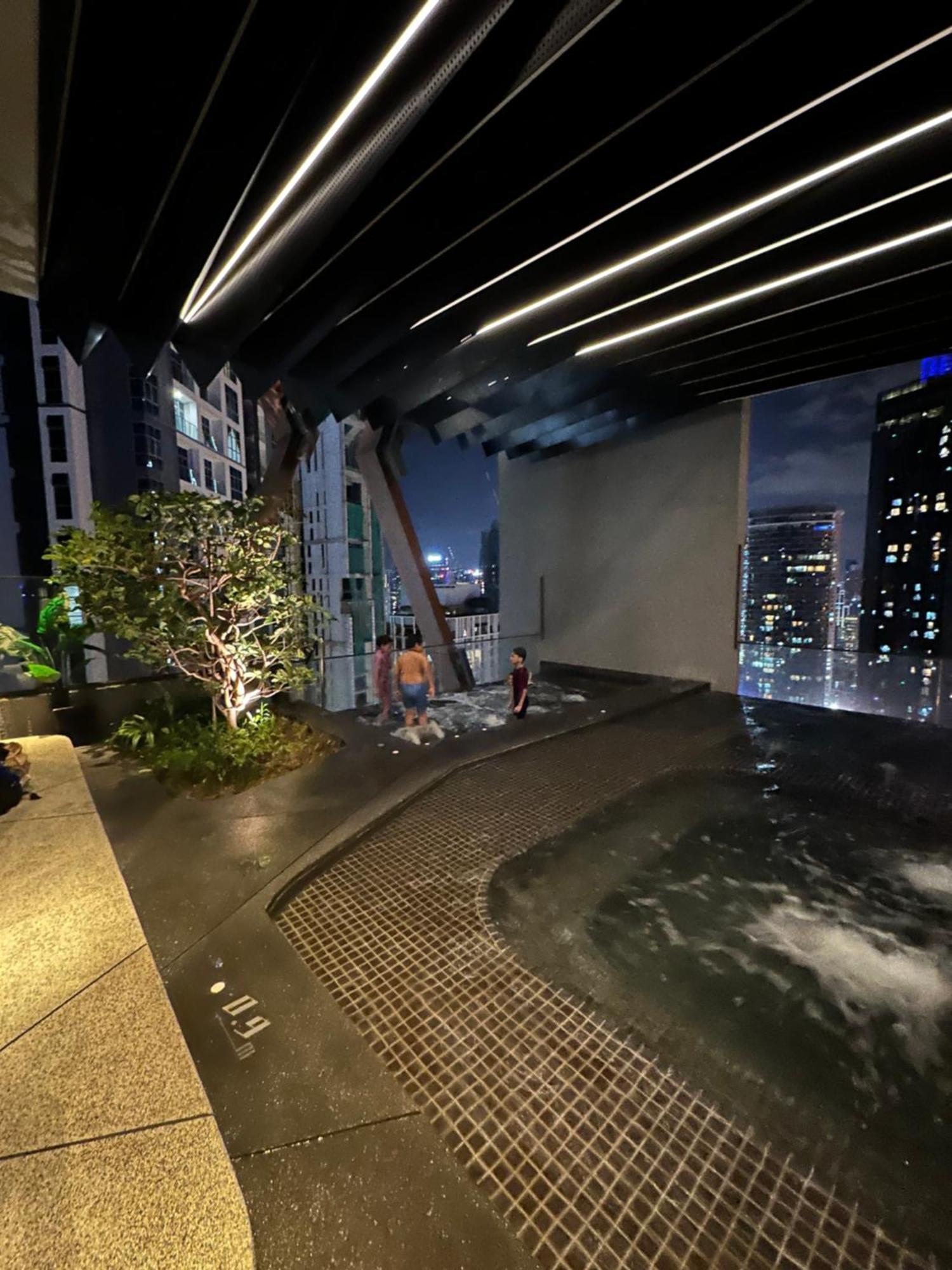 Skyline Homes By Scarletz Suites Klcc Куала Лумпур Екстериор снимка