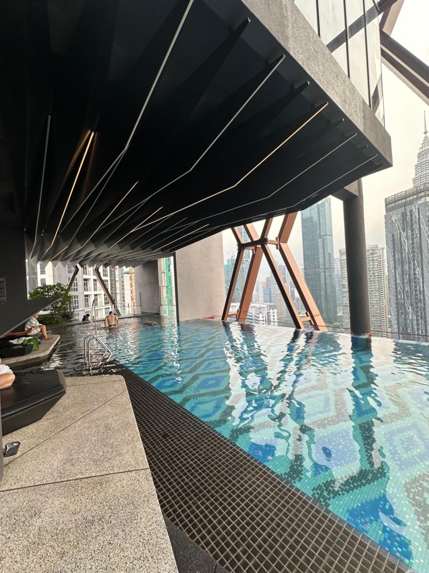 Skyline Homes By Scarletz Suites Klcc Куала Лумпур Екстериор снимка