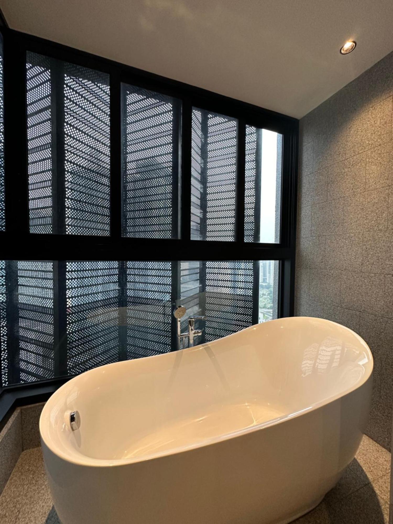 Skyline Homes By Scarletz Suites Klcc Куала Лумпур Екстериор снимка