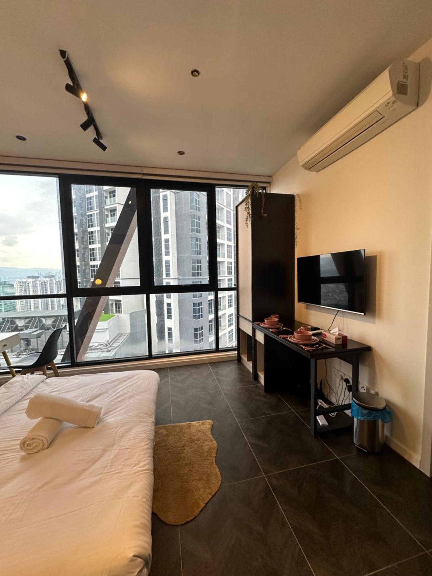 Skyline Homes By Scarletz Suites Klcc Куала Лумпур Екстериор снимка